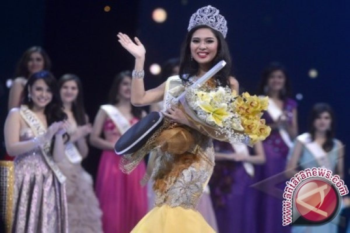 Miss Indonesia 2014 Hadiri Pawai Karnaval Budaya Sulbar