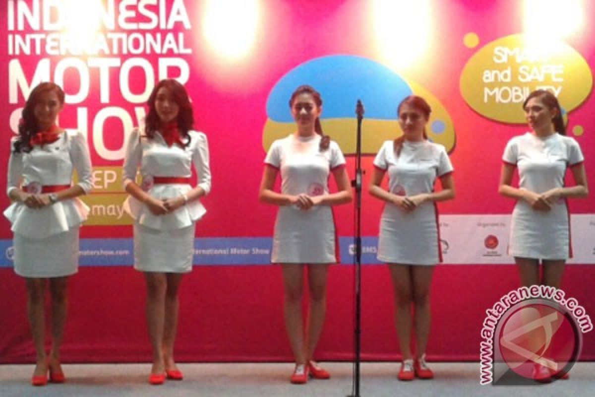 Puluhan SPG bersaing dalam penyisihan Miss IIMS 2014