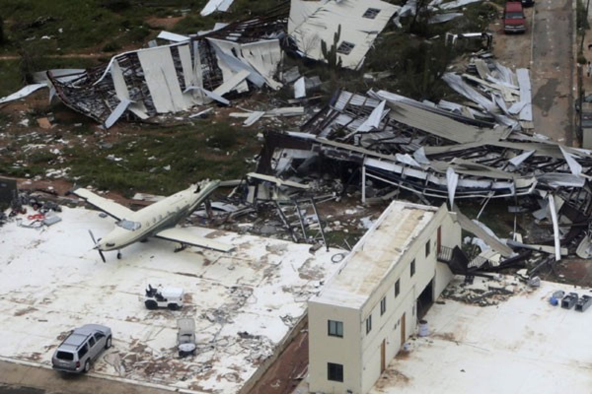 Badai Lidia melanda Los Cabos, tiga orang tewas