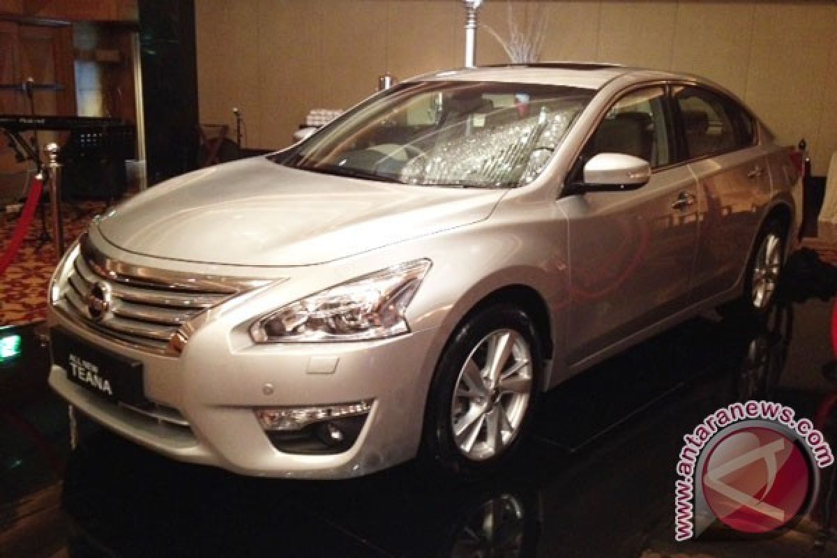 Sedan Medium Merek Asia di IIMS 2014