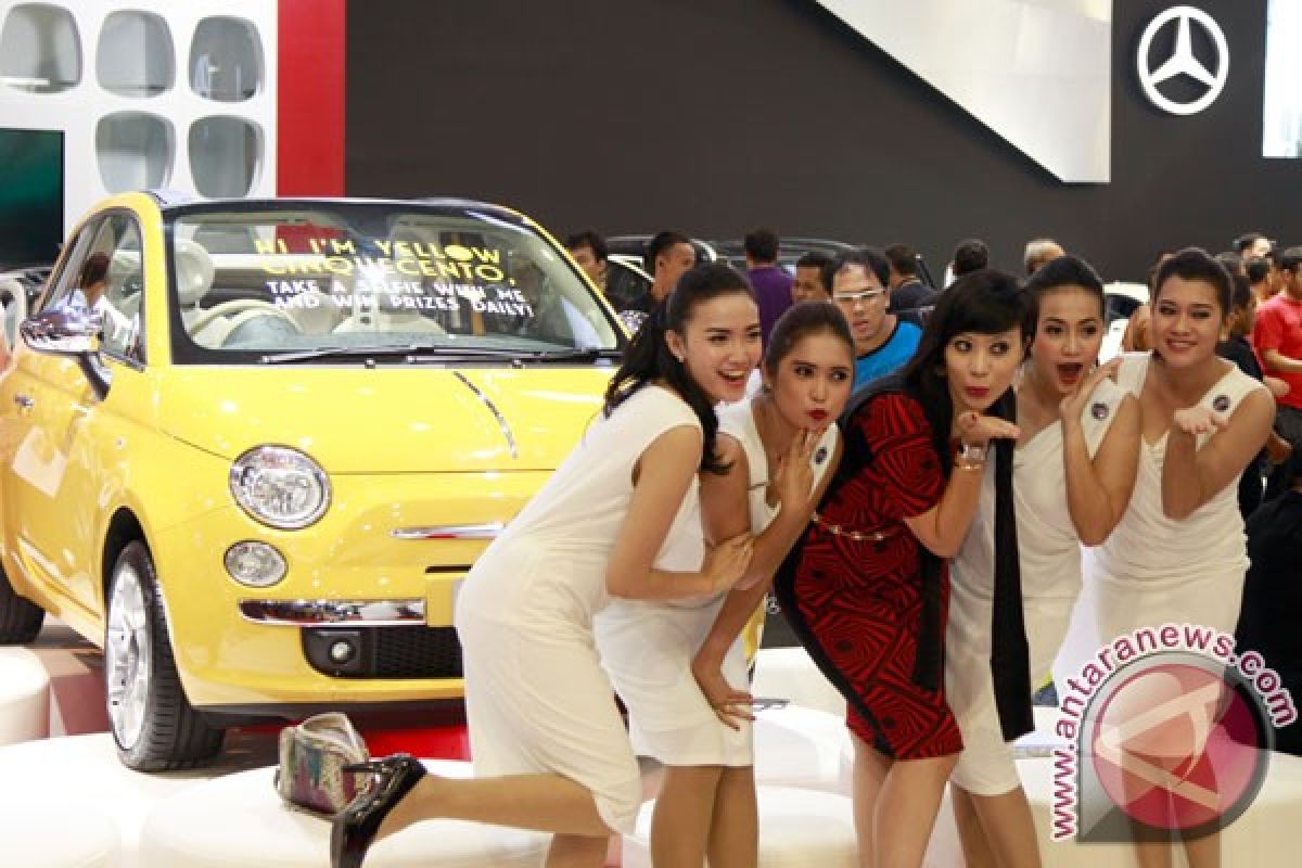 Selfie bareng Fiat Cinquecento