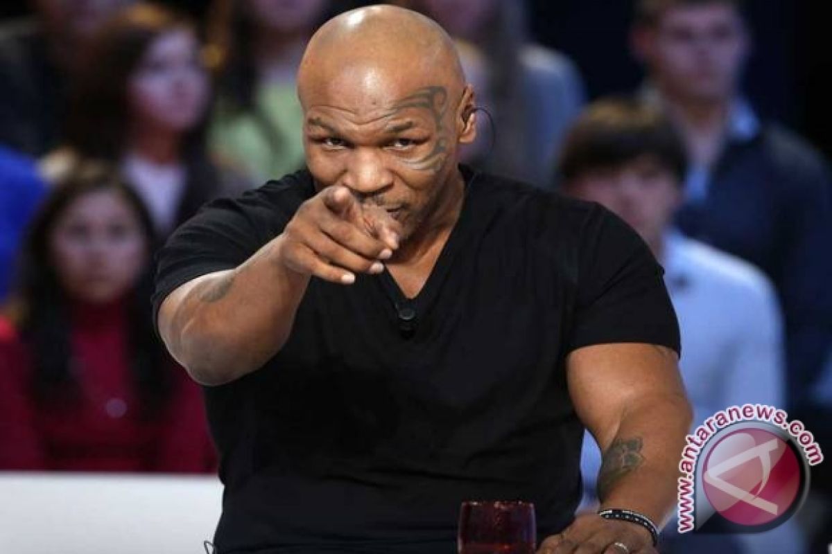 Mantan juara dunia kelas berat Mike Tyson naik ring lagi