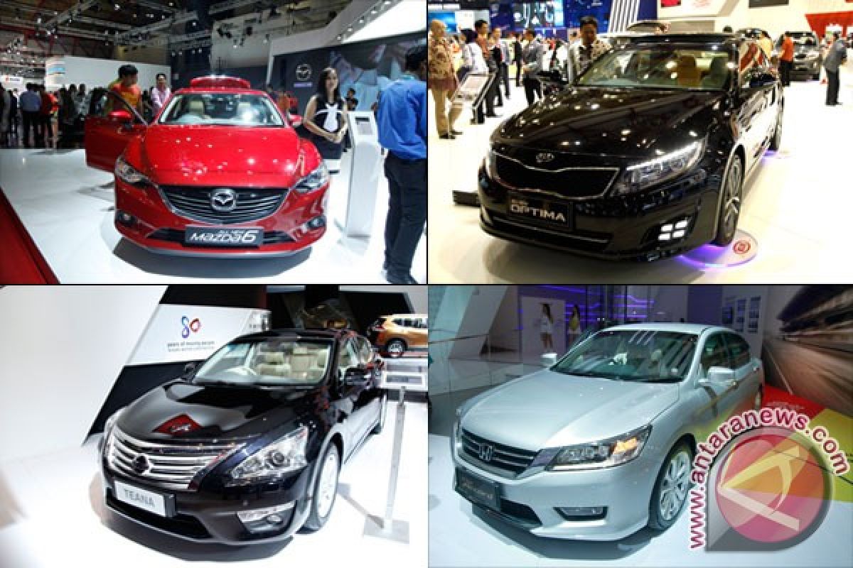 Sedan medium merek Asia di IIMS 2014