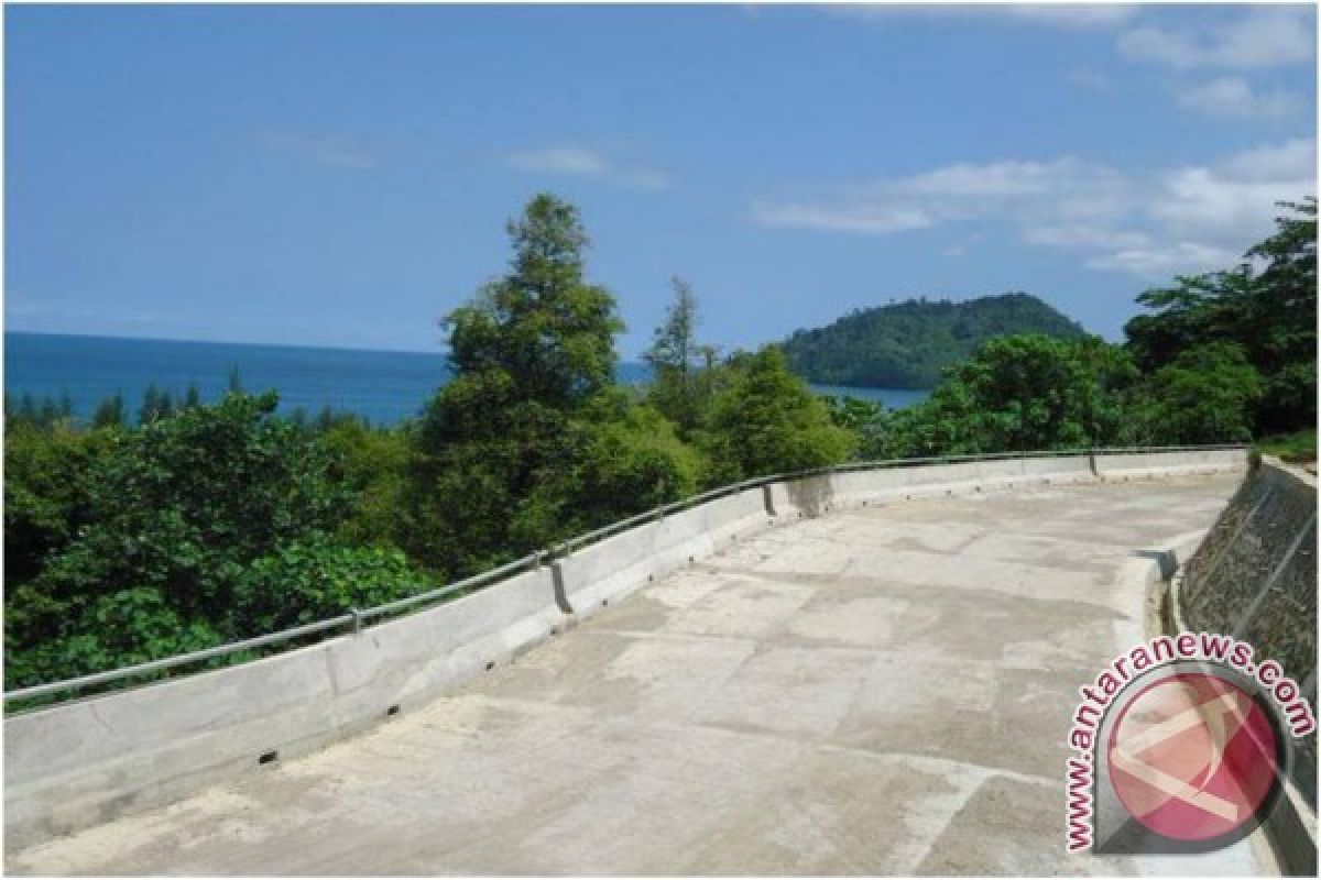 Jalan Kontilever di Pegunungan Tapaktuan Jadi Wisata