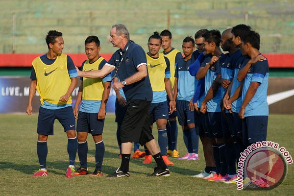 M Roby dan Hamka absen latihan