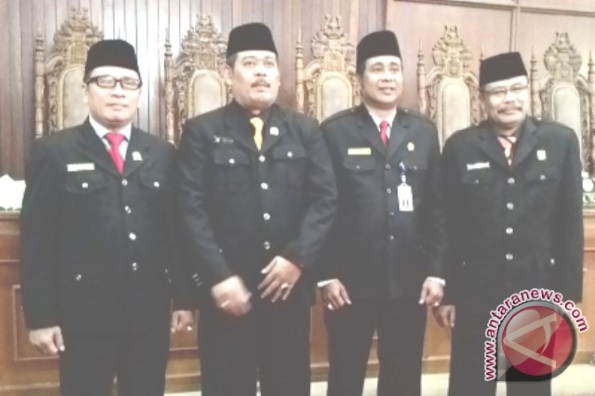 Abdullah Dilantik Sebagai Ketua Dprd Balikpapan 