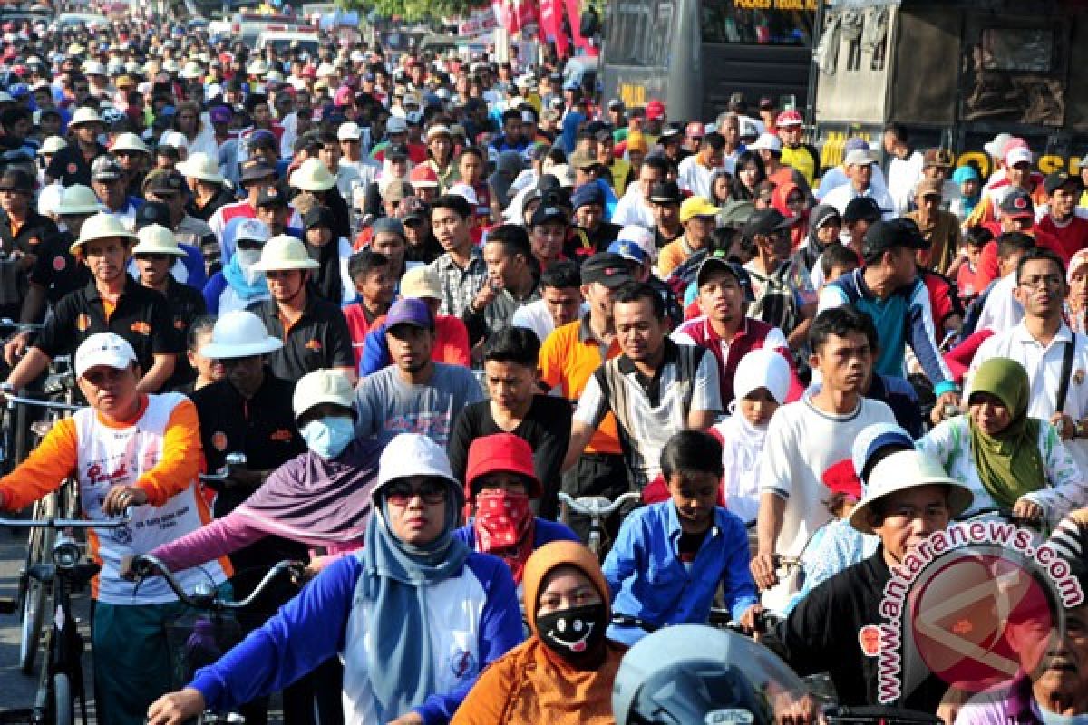 Indonesia offers scenic charms to cycling enthusiasts