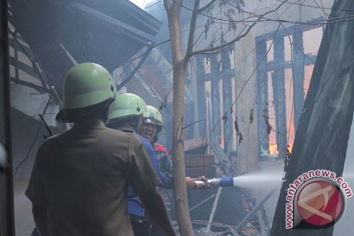 Kebakaran hanguskan 40 rumah di Jakarta Utara
