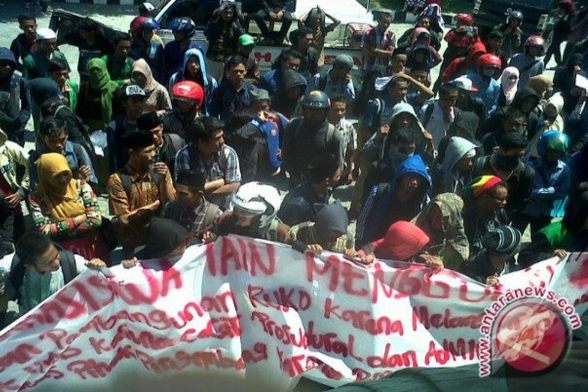 Mahasiswa IAIN tuntut transparansi biaya pendaftaran wisuda