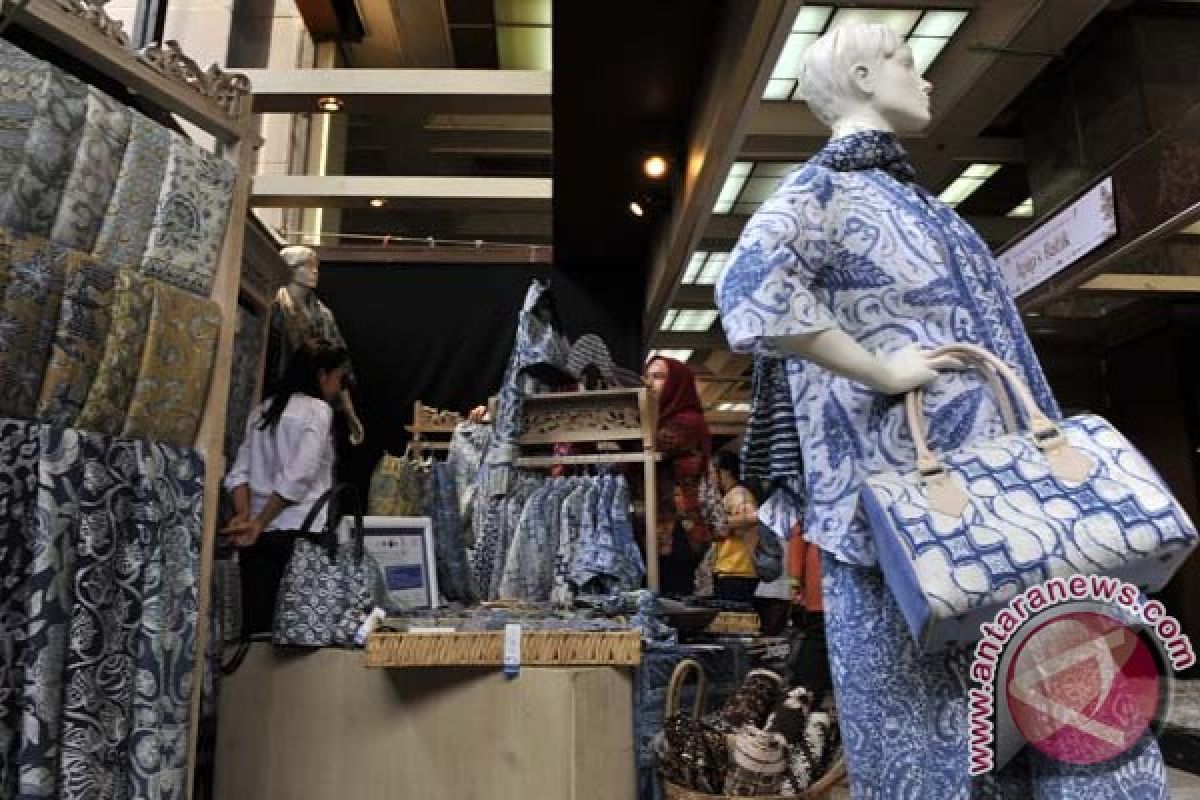 Pameran batik indigo Indonesia di Swedia dan Latvia