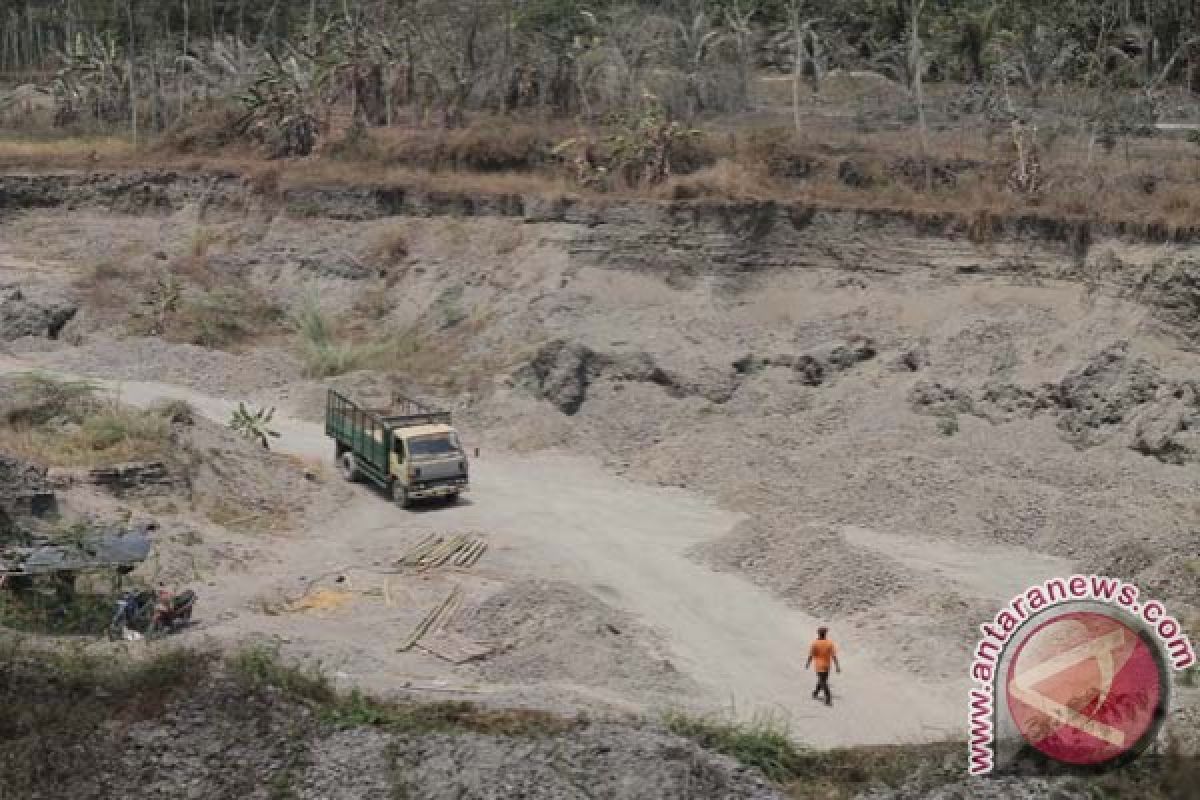 Penambang pasir Merapi tewas tertimpa tebing