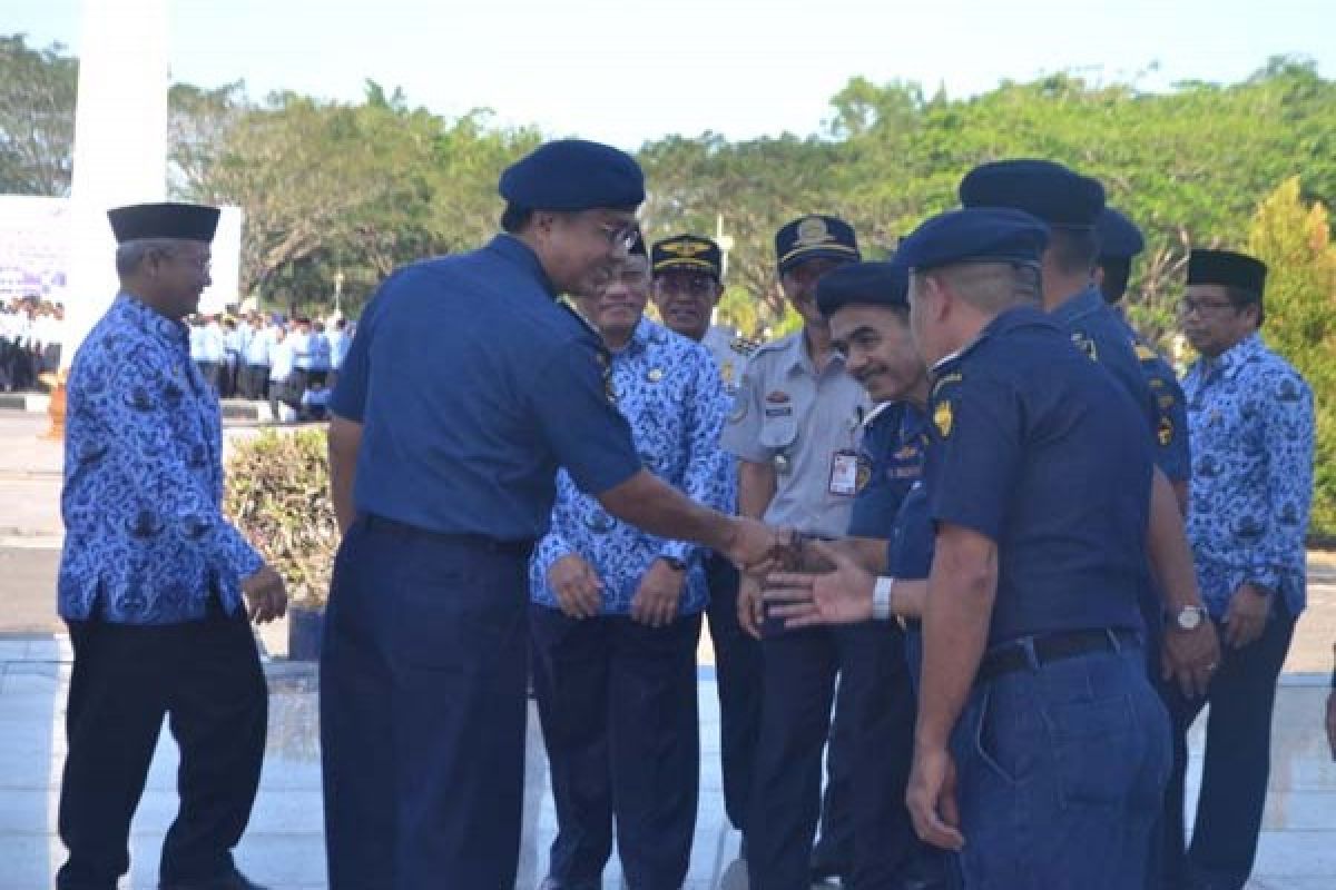 Gubernur Pimpin Upacara Hari Berhubungan Nasional