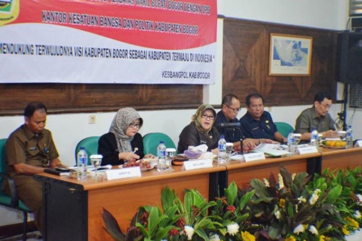 Kesbangpol Bogor diminta terus melakukan pengawasan WNA