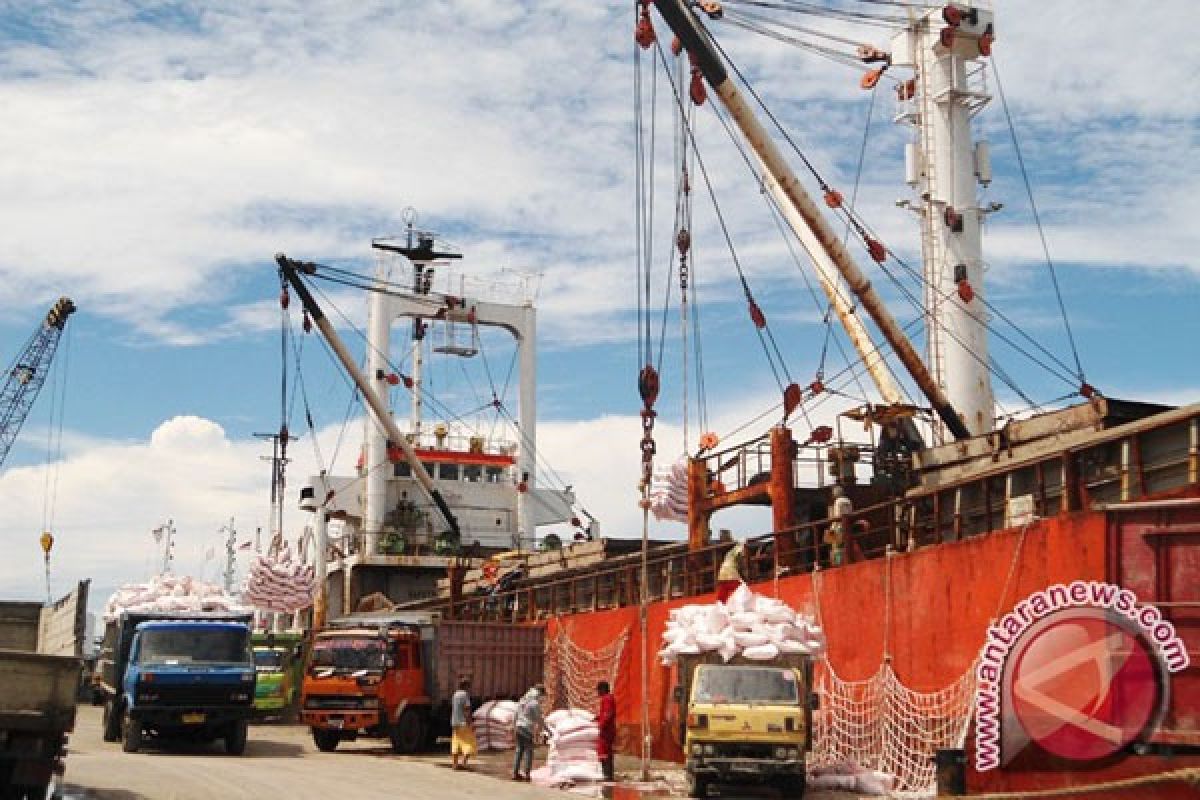 Kapal Tol Laut Tiba Di Tanjung Perak