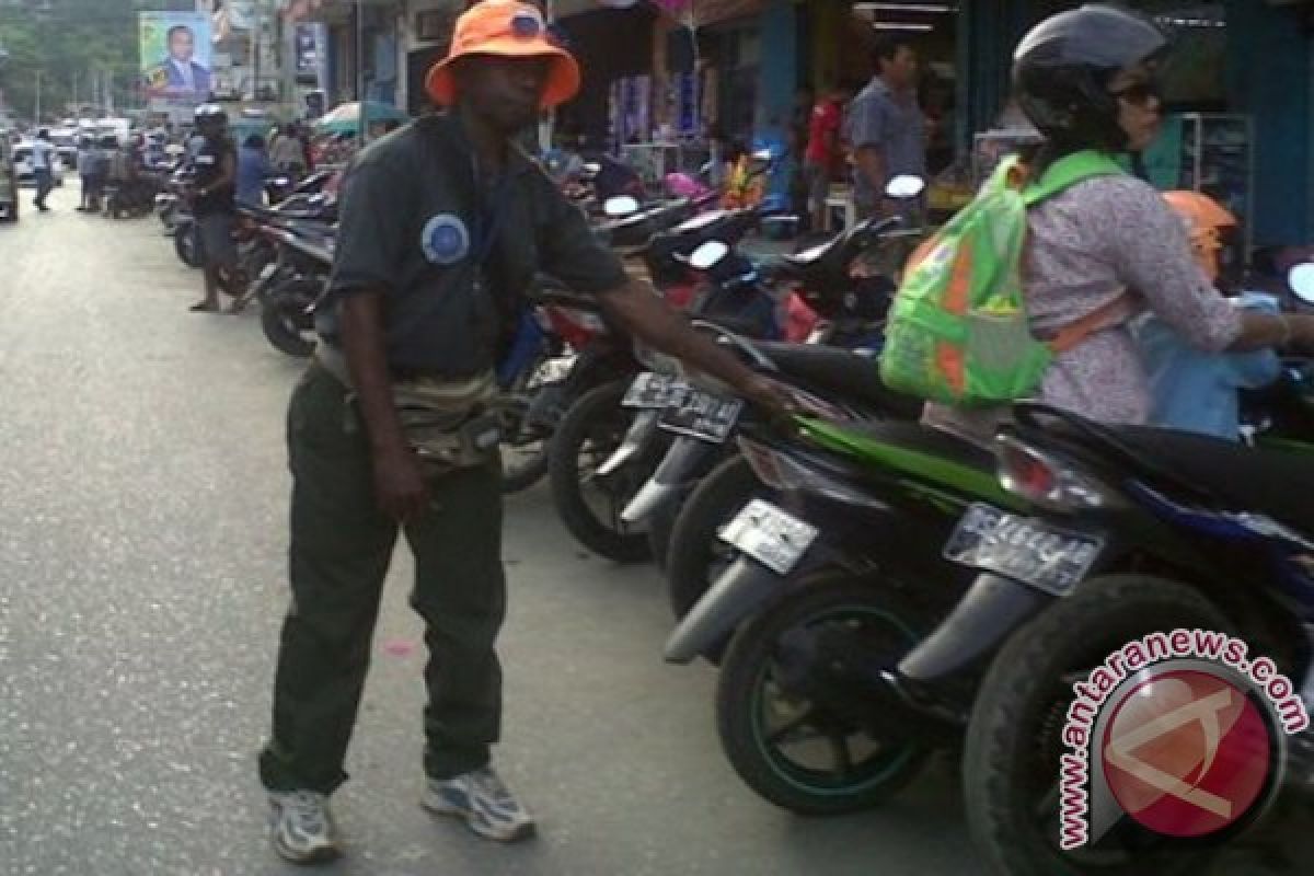 Dispenda Kota Jayapura tertibkan juru parkir liar