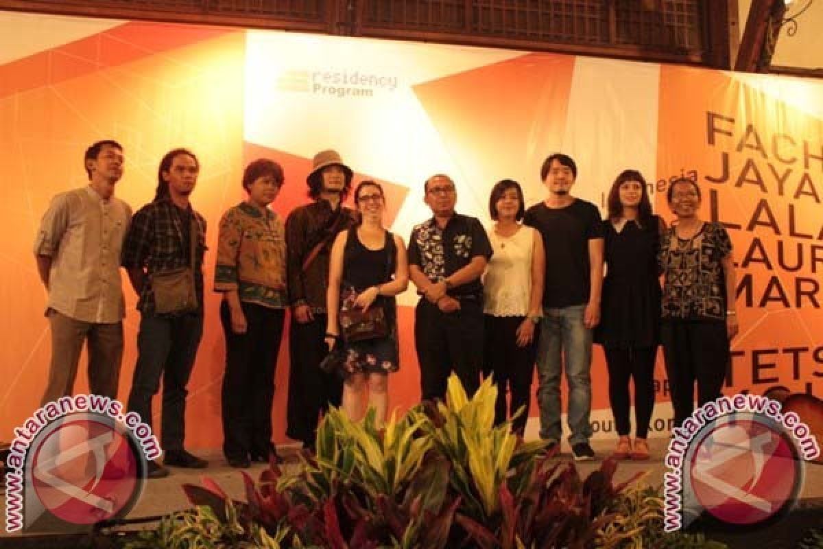  Estetika Barat dan Timur dalam Recidecy Program Exhibition 2014