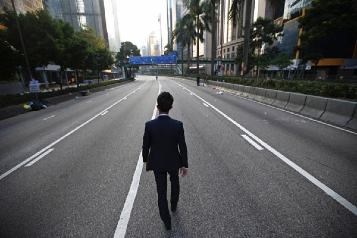 Bursa Hong Kong dibuka naik 234,68 poin