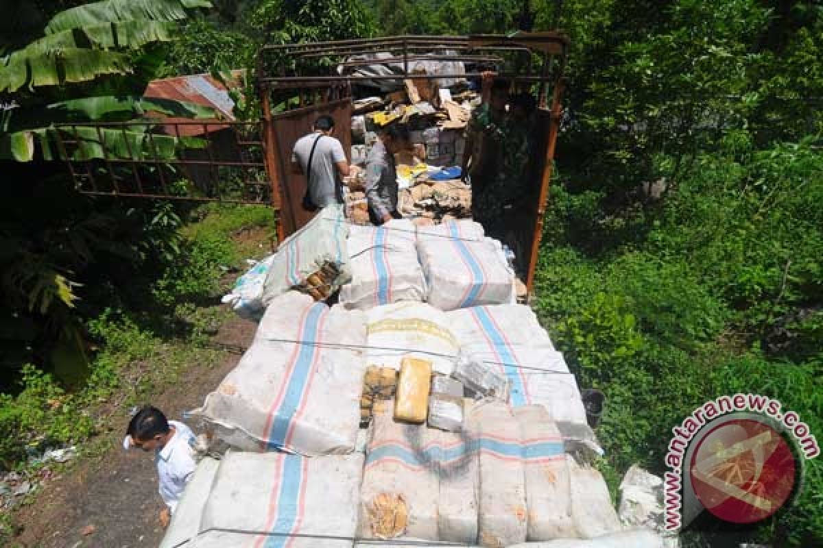 BNN tahan truk bermuatan ganja di Riau