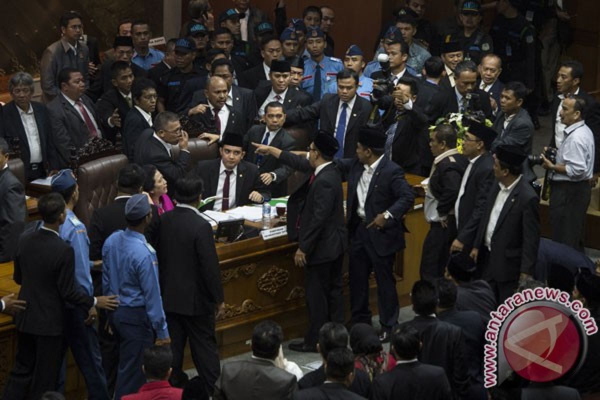 Elit politik perusak demokrasi Indonesia