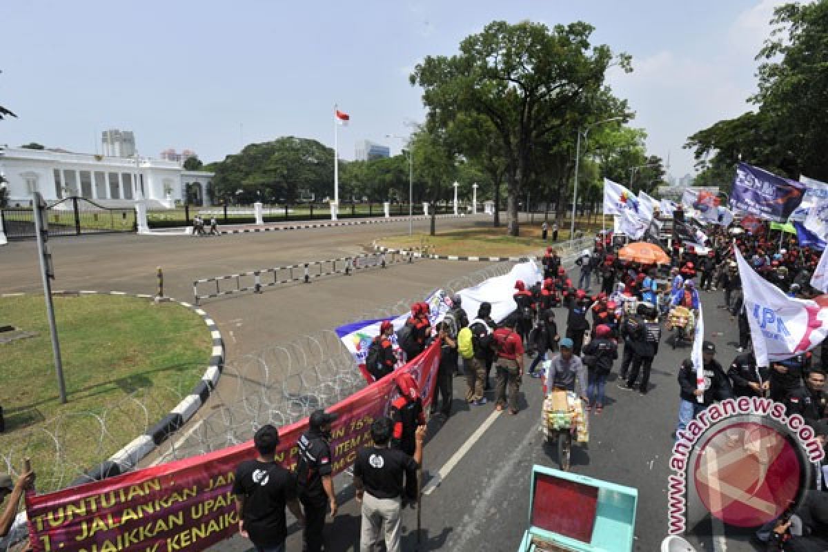 Buruh harapkan upah naik 30 persen