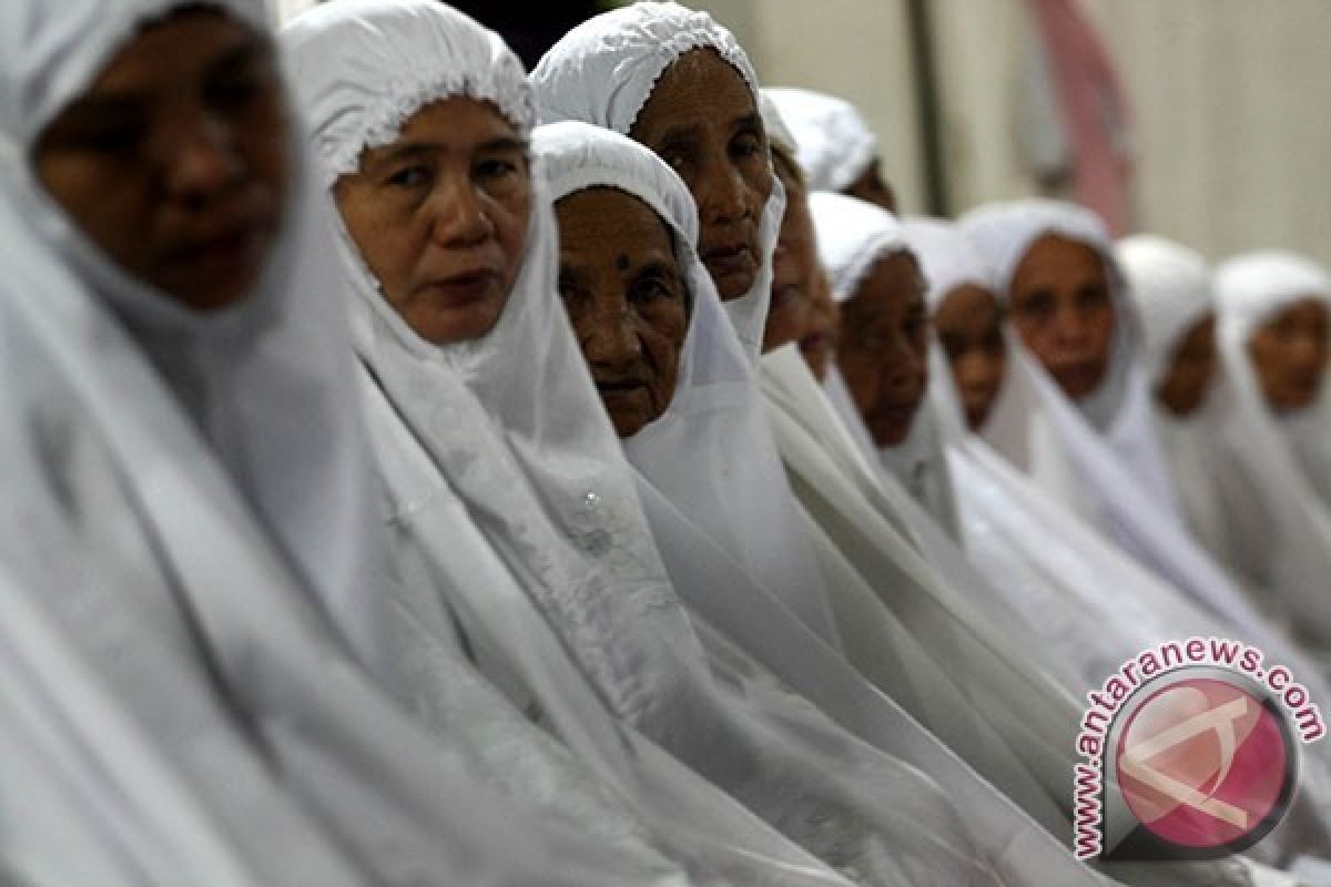 Jamaah Tarekat Naqsabandiyah Padang Lakukan Shalat Idul Adha