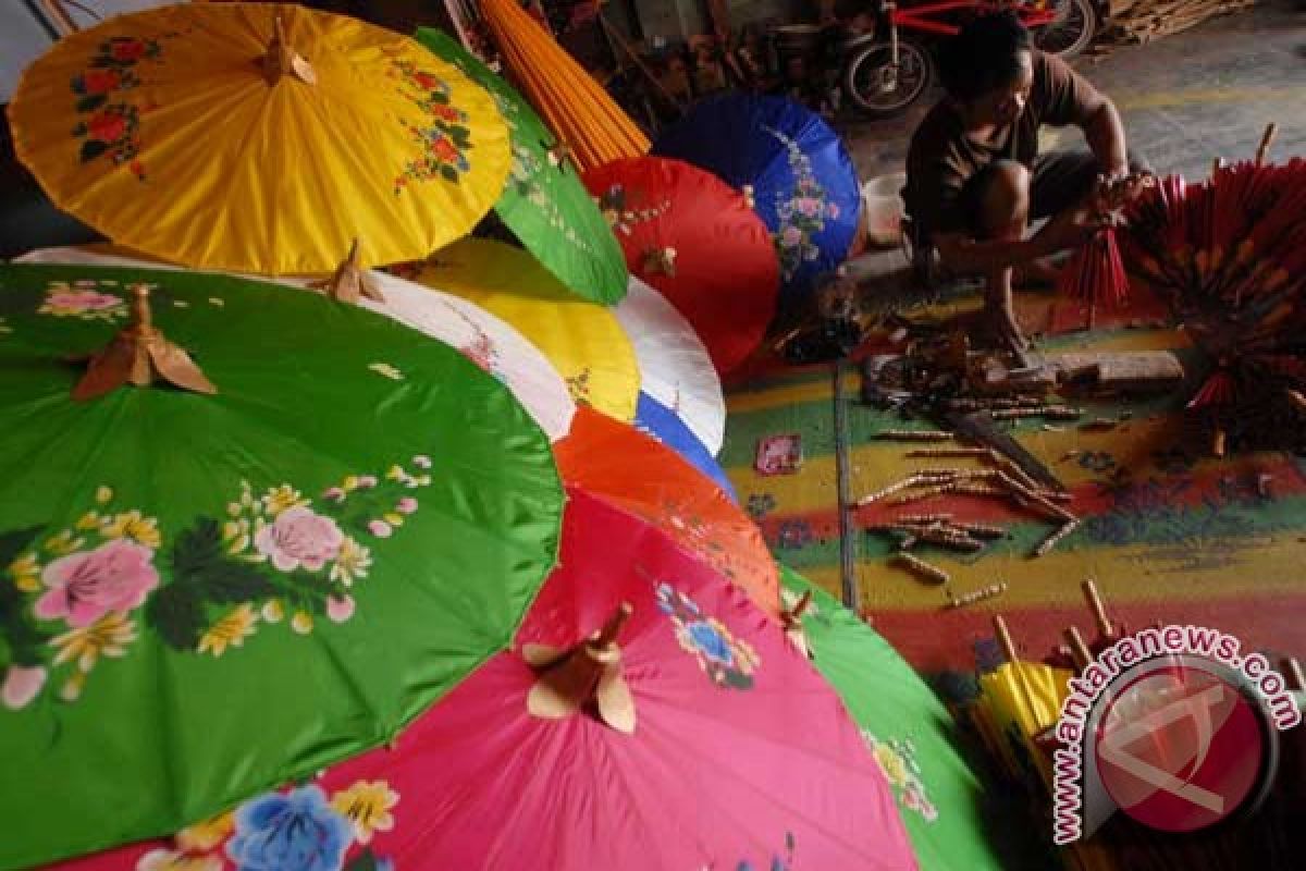 Sejumlah daerah meriahkan Festival Payung Indonesia