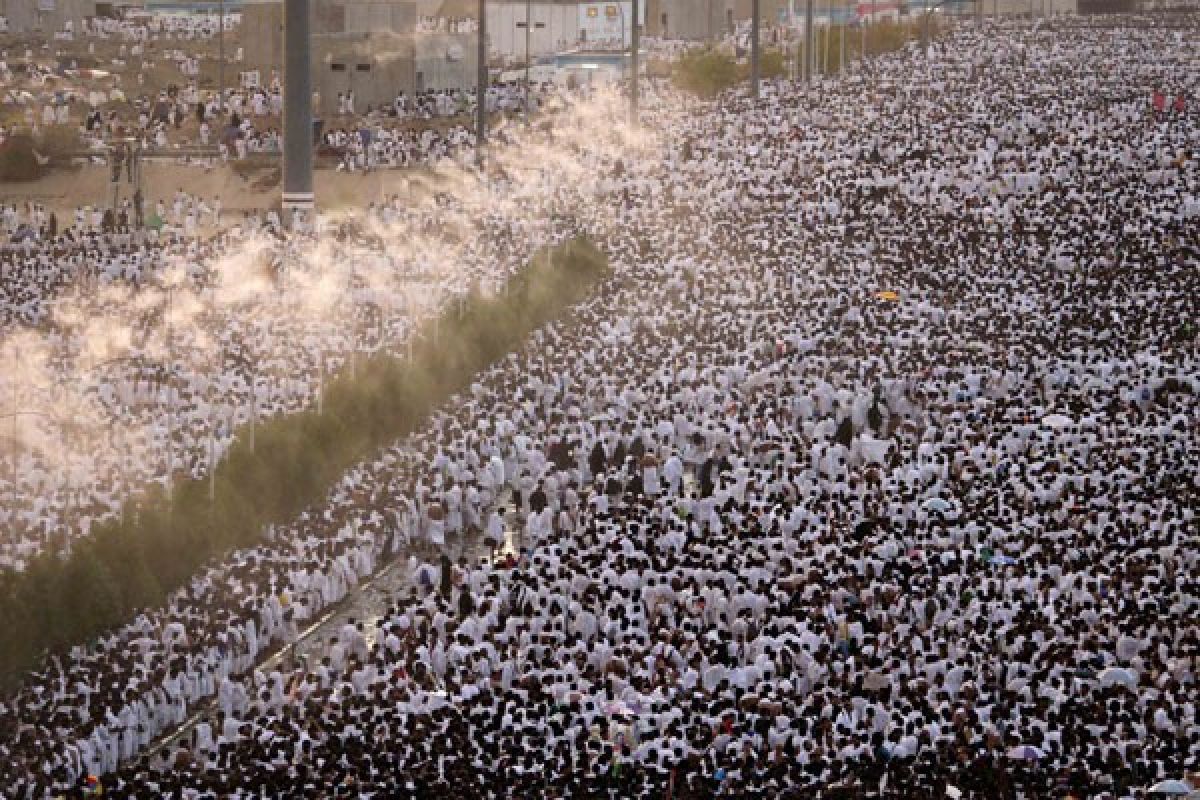 Jemaah ceria menyambut keberangkatan ke Arafah