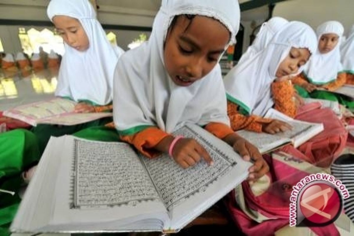 Ulama Palestina Berbagi Ilmu Menghafal AL Quran Kepada Pelajar di Kota Pangkalpinang
