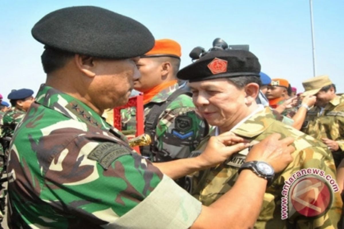 Gubernur Sulut Bangga Peroleh Brevet TNI