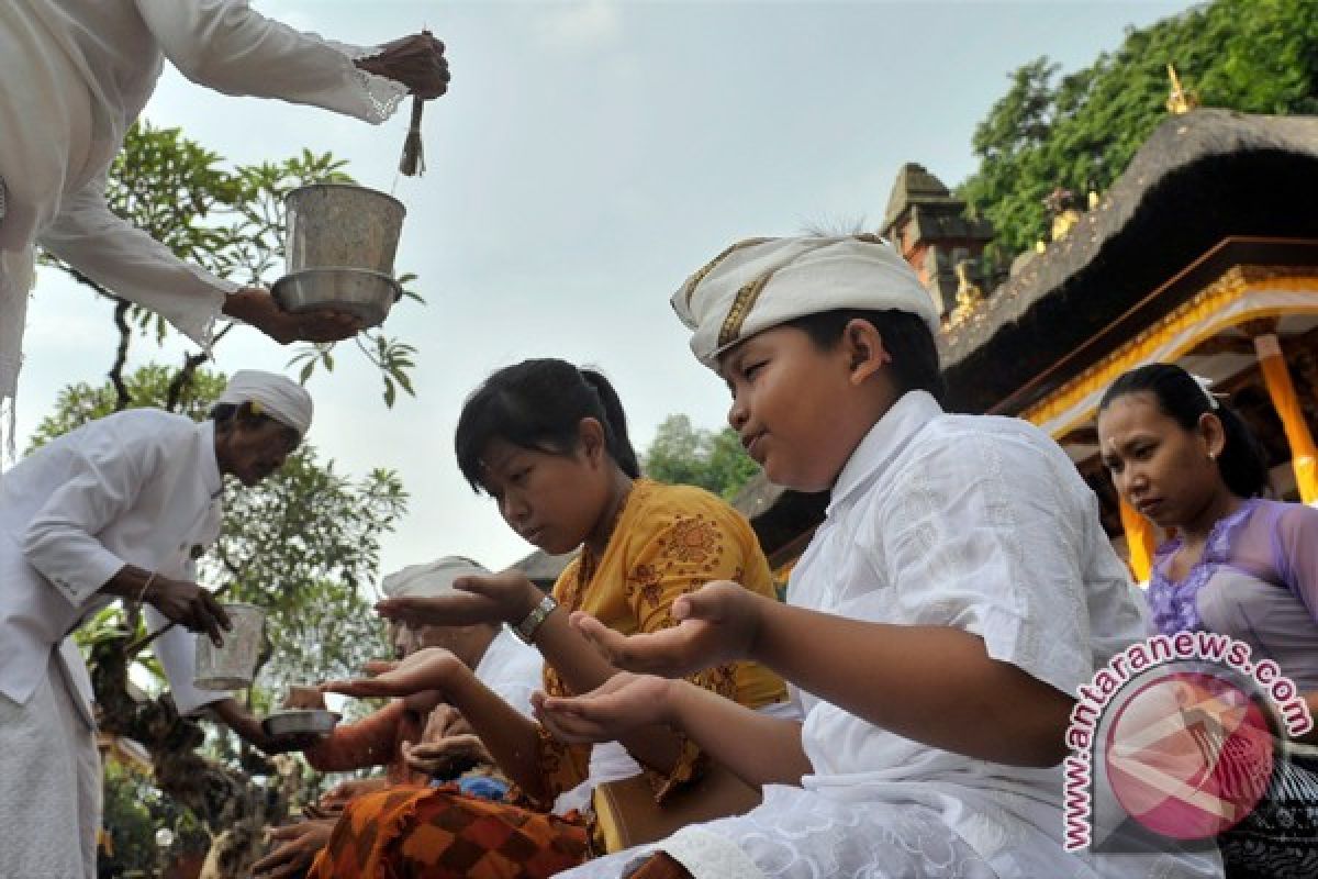 Suasana Bali Lengang Saat Umat Hindu Rayakan Pagerwesi
