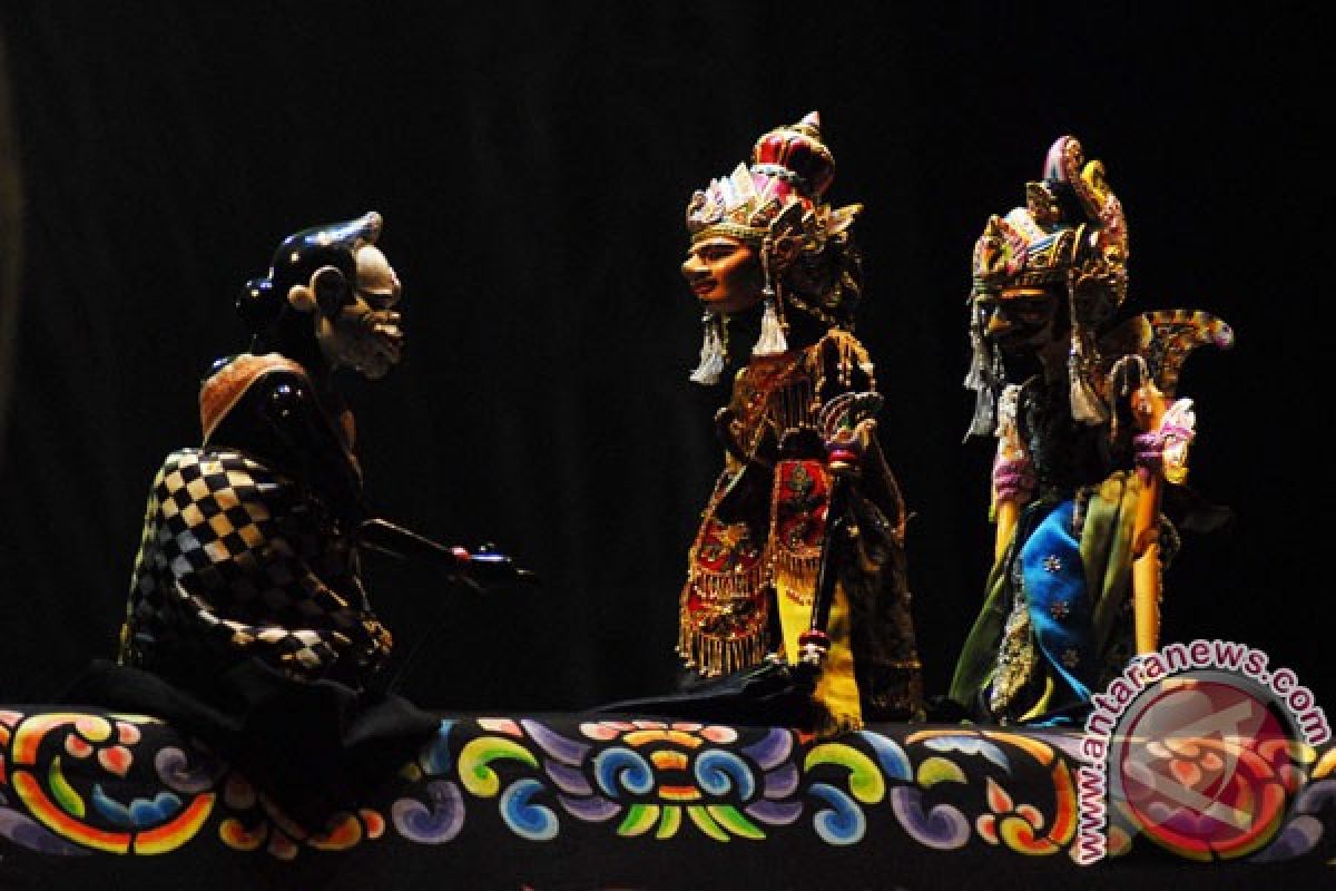 Wayang golek tampil di Prancis