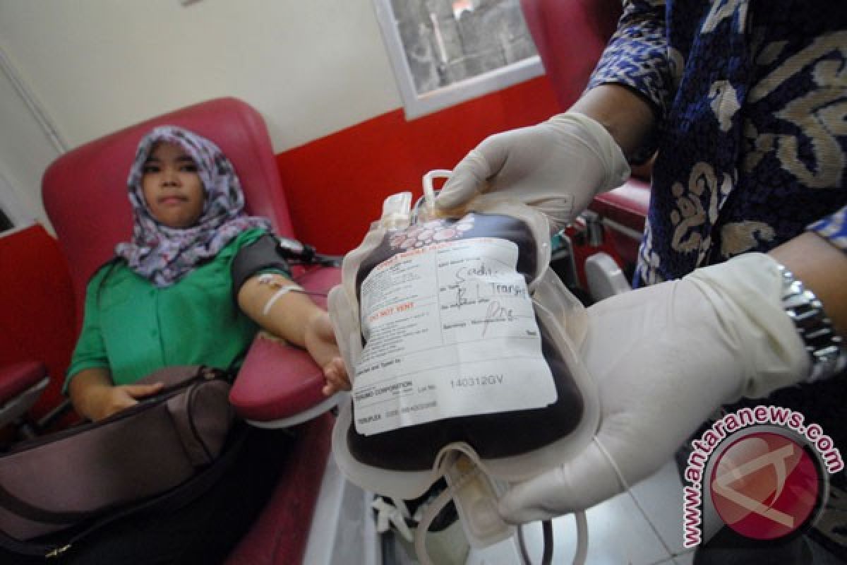 Kampanyekan gaya hidup sehat, Sency-PMI gelar donor darah