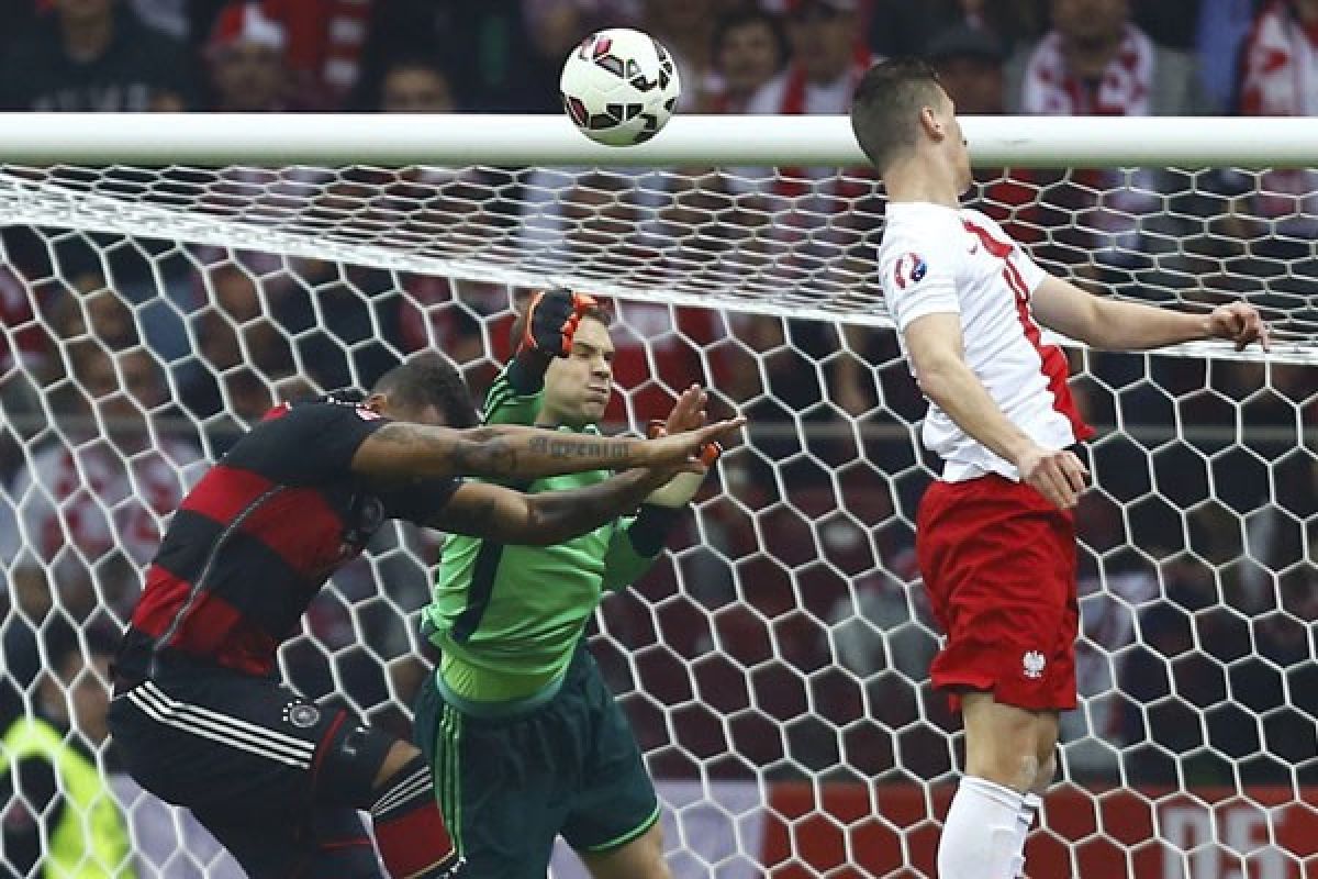 Polandia menang 2-0 atas Jerman