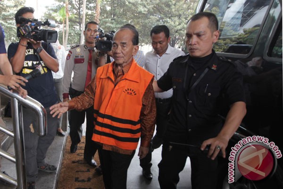 KPK panggil pejabat Kemenhut terkait kasus Gubernur Riau