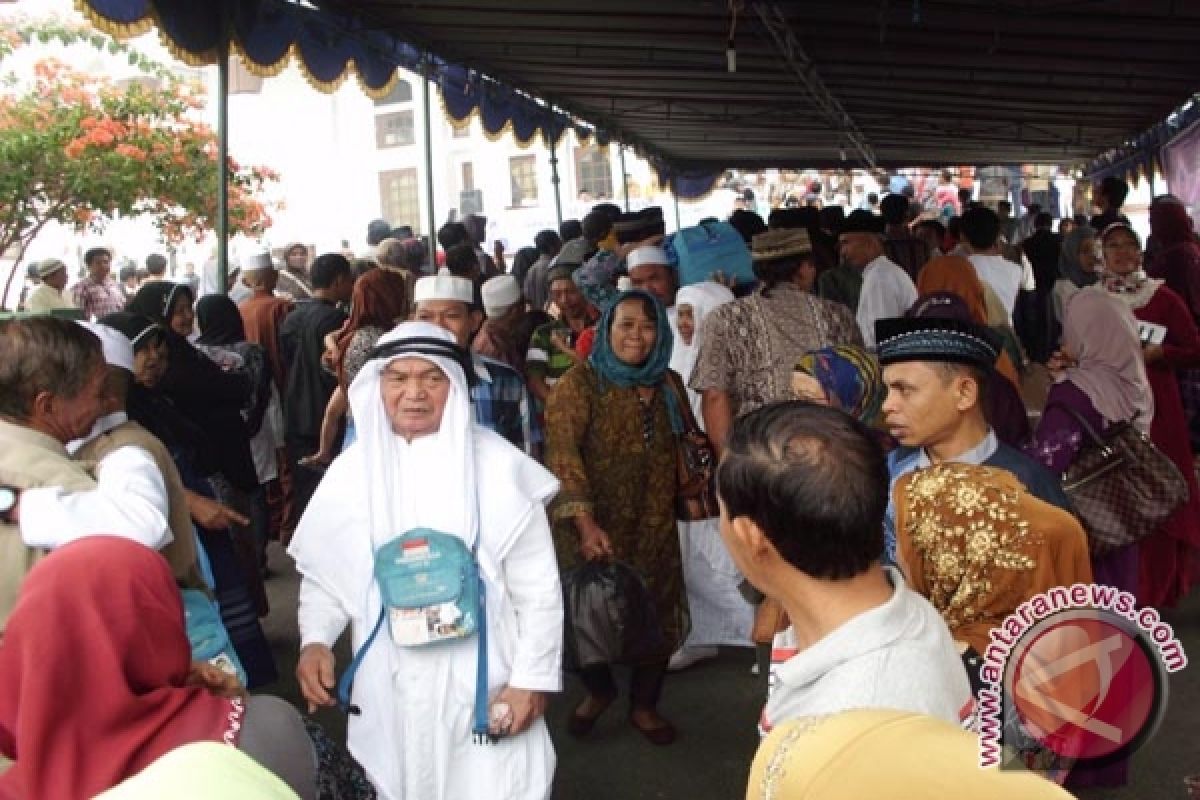 Gubernur Bengkulu sambut kepulangan jemaah haji