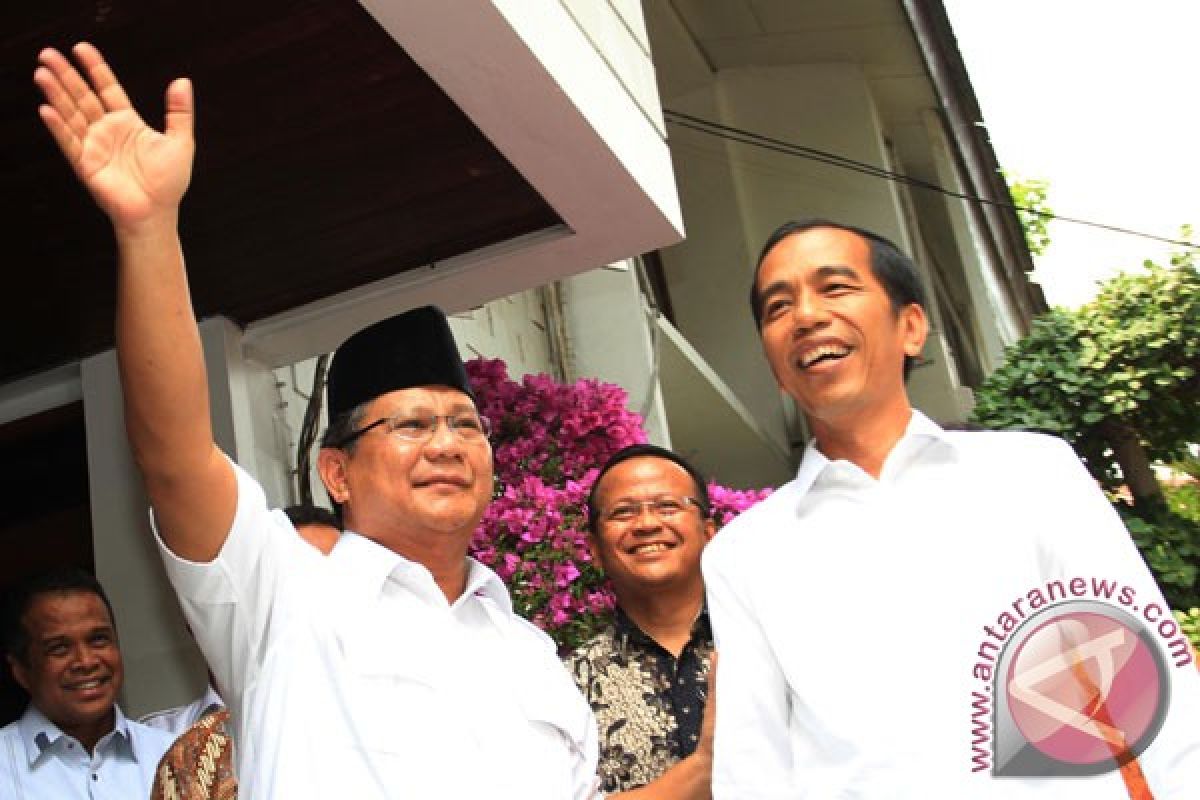 Presence of Prabowo, Hatta creates new atmosphere: Observer