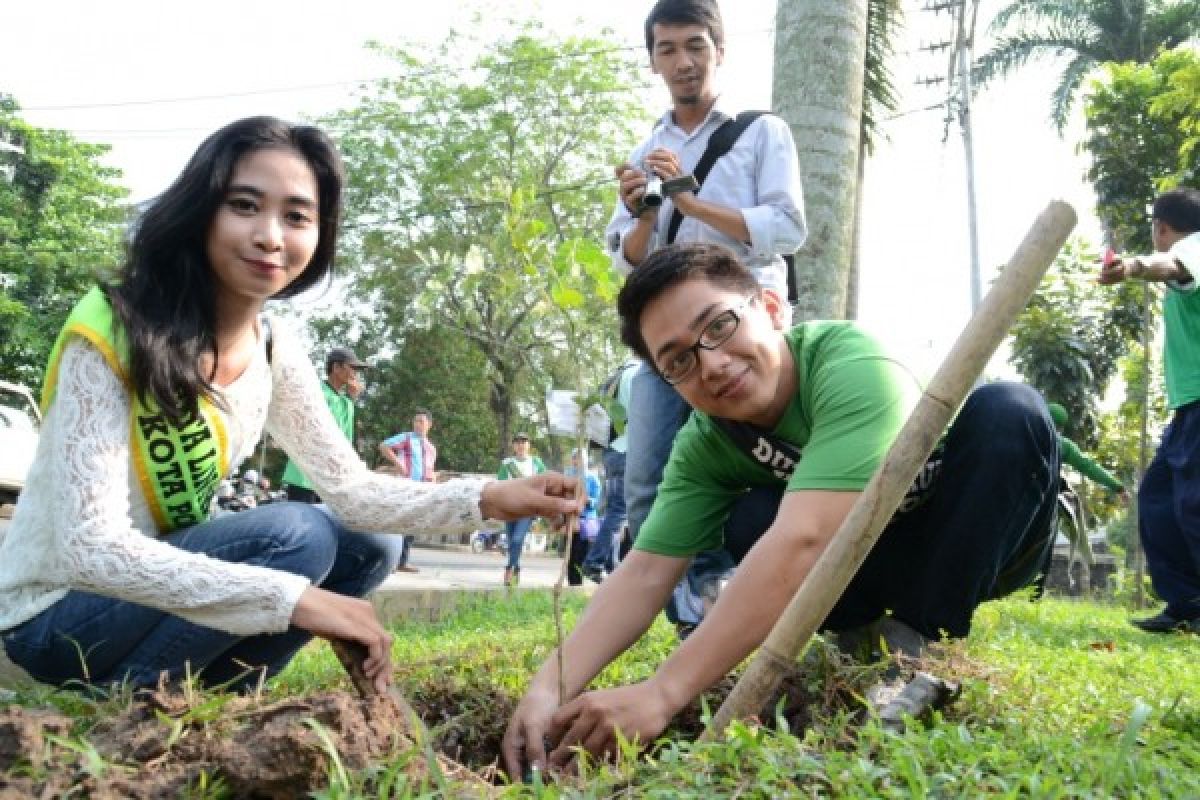 BLH Pontianak Tanam 100 Pohon Setiap Jumat 