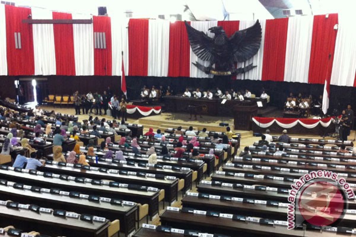 Polri siagakan kendaraan taktis di gedung parlemen