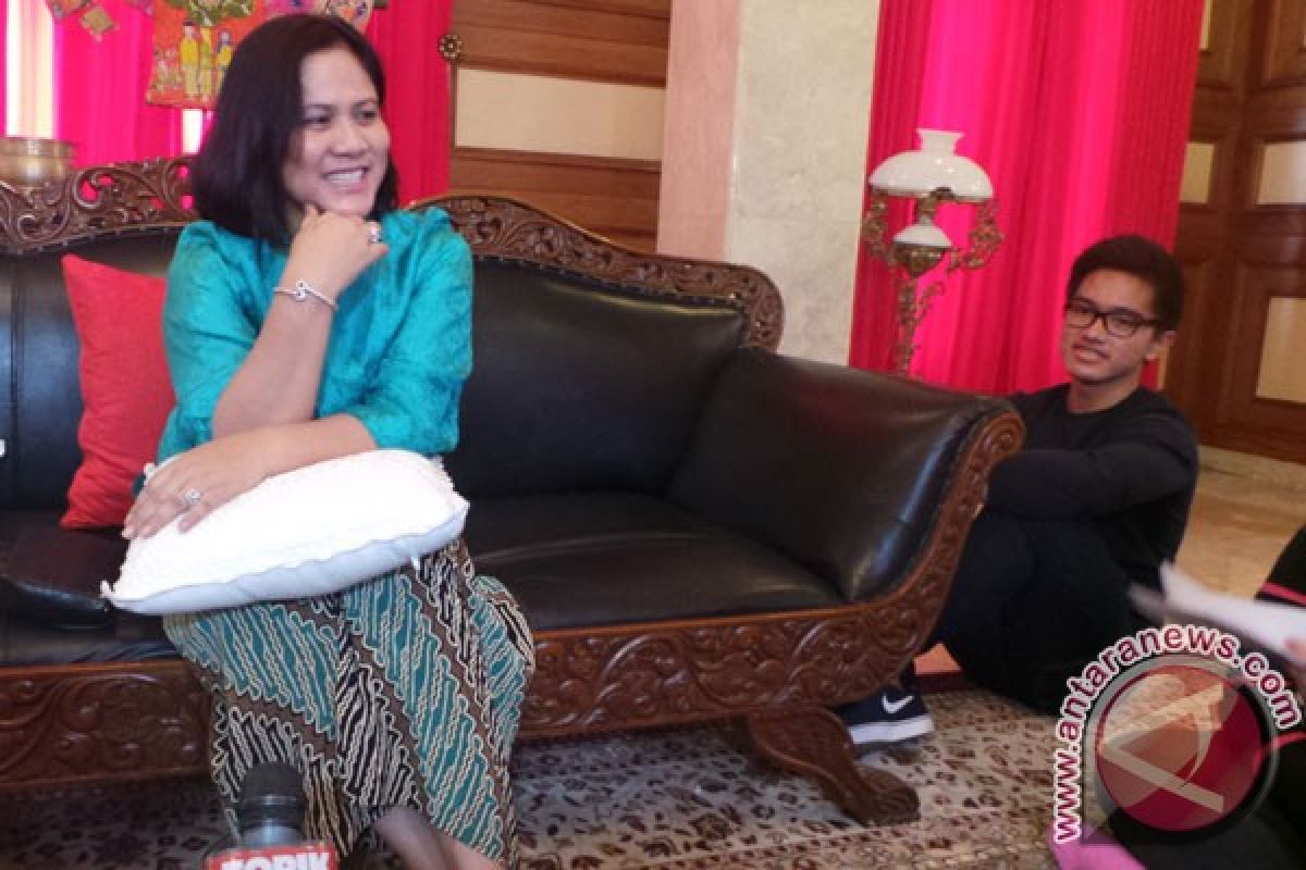 Ani Yudhoyono dengan Instagram, Iriana Widodo dengan?