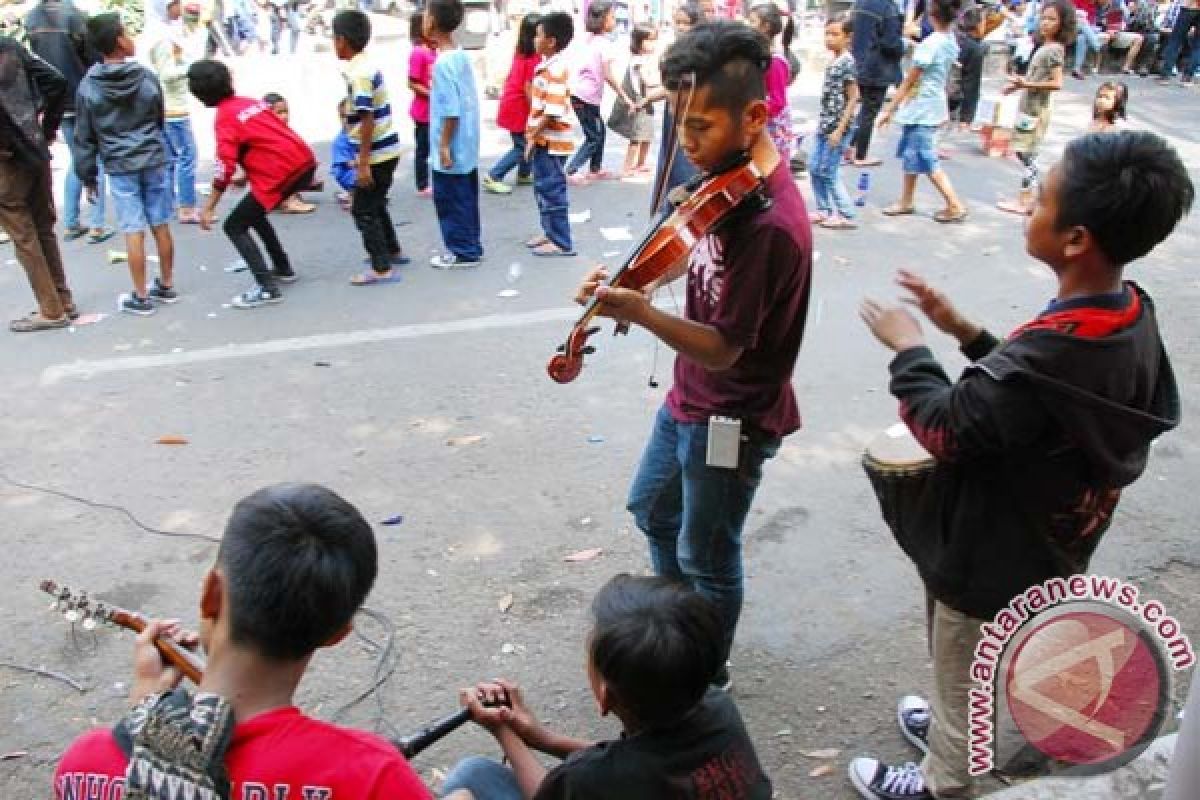 Jumlah anak jalanan terus menurun menurut pemerintah