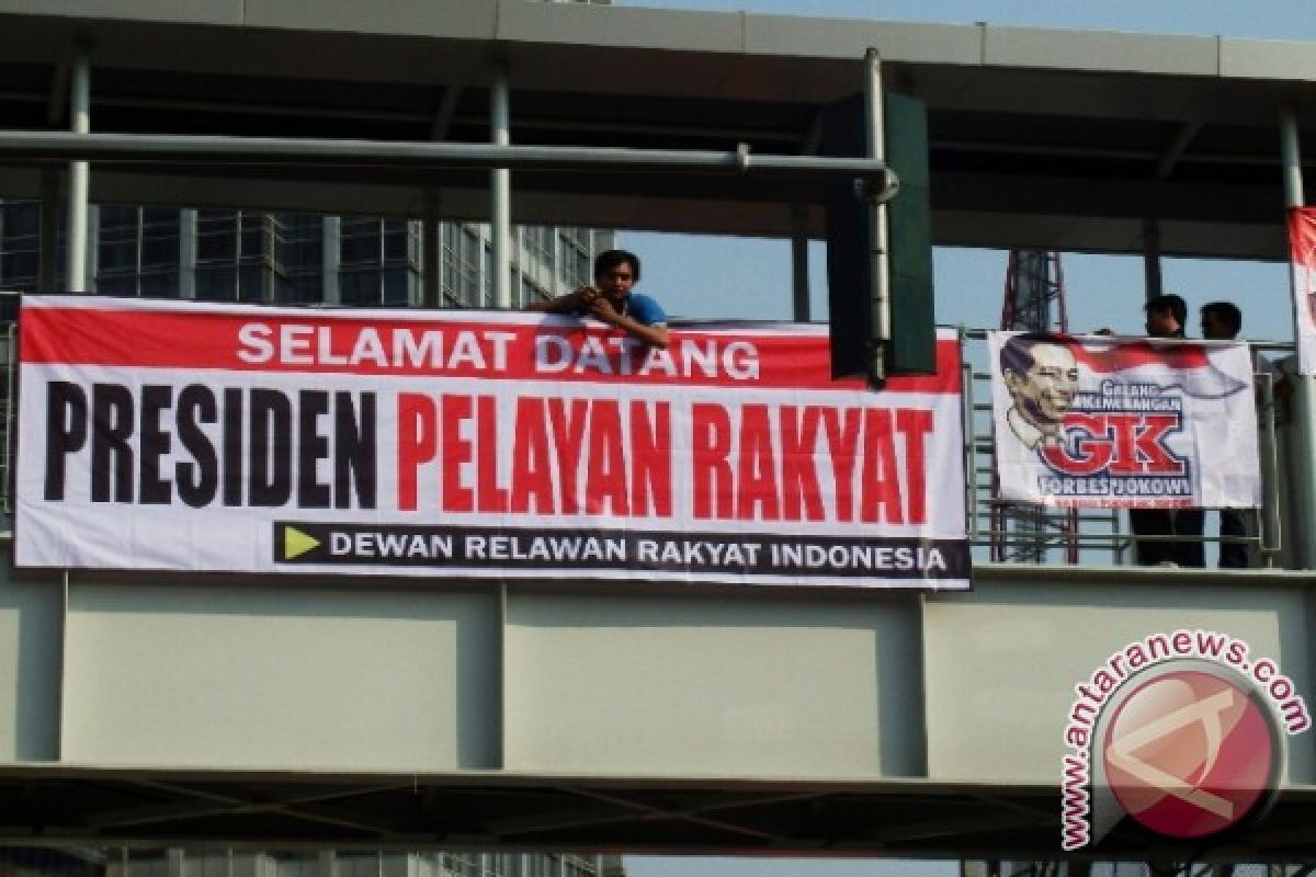 Di NTB, pendukung Jokowi hanya pasang spanduk selamat