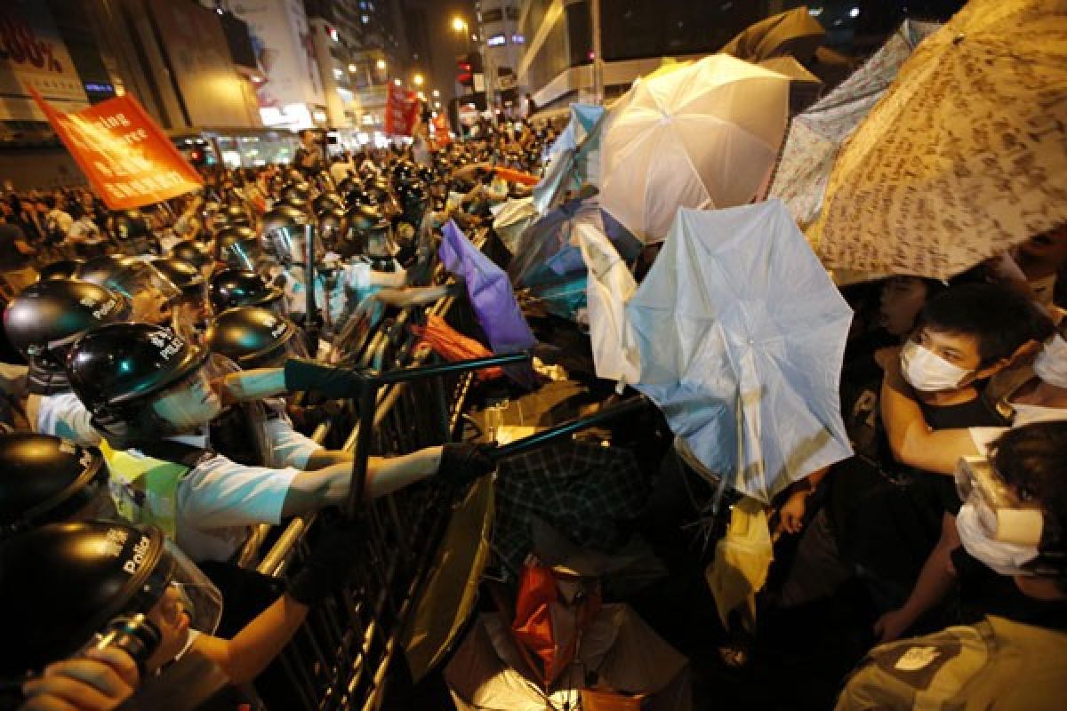 Tiongkok tetap larang pejabat Inggris ke Hong Kong