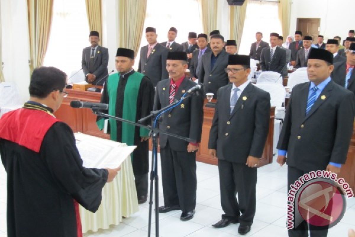Ridwan Muhammad Kembali Menjadi Ketua DPRK Bireuen