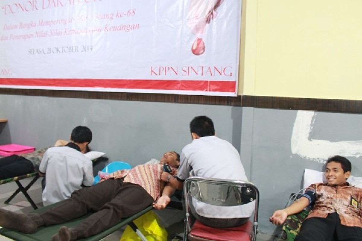 Pegawai Pajak Sintang Antusias Ikut Donor Darah