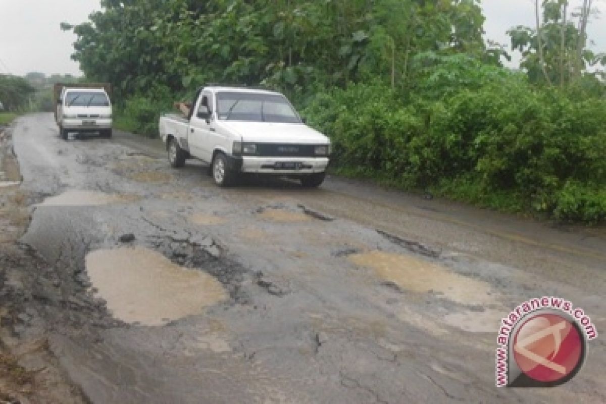  Kondisi Jalan Tongoa-Lembantongoa Memprihatinkan 