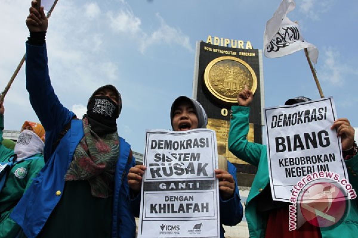 Hari Moekti sarankan Indonesia terapkan sistem khilafah