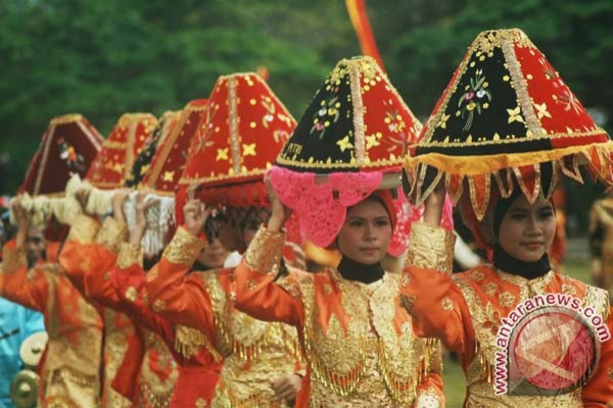 Budaya Sumbar tarik perhatian di Parade Frankfrut