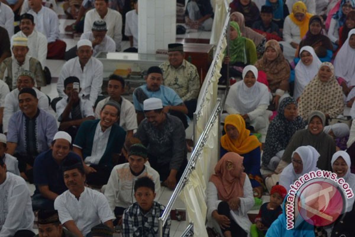 Warga Jambi padati ceramah Abdul Somad