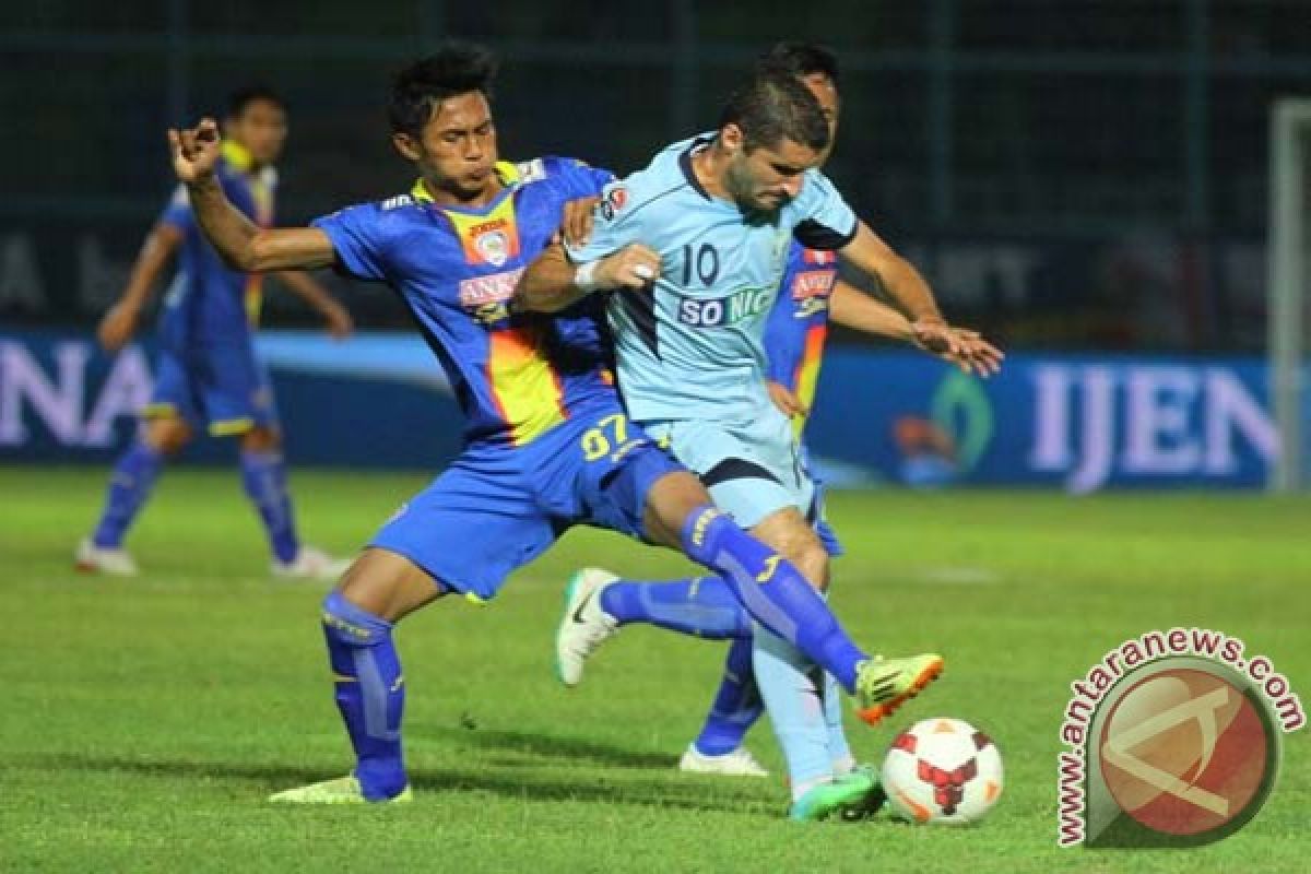 Dua pemain Persela absen hadapi Persipura