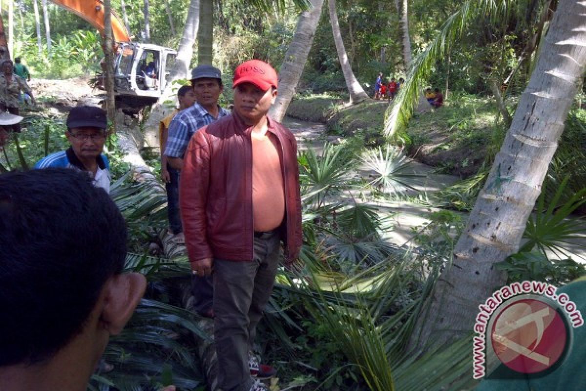 Bupati Bireuen Pantau Normalisasi Saluran di Kecamatan Jeumpa